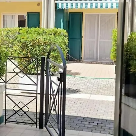 Albatros - Seasons Real Estate - * קאורלה
